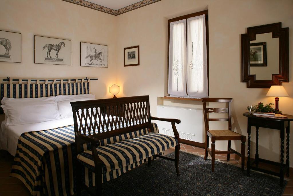 Locanda La Pieve Semproniano Szoba fotó